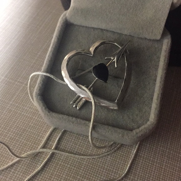 Jewelry - Pretty SS925 Onyx brooch/necklace /chain